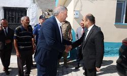 BAŞKAN AYHAN 4 ‘CÜ AİLEYE YENİ EVLERİNİN ANAHTARINI TESLİM ETTİ.