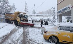 HALİLİYE’DE KAR NÖBETİ: EKİPLER SAHADAN AYRILMIYOR