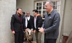 Günbay "Başkan Kuş,Ramazan ayında 400 ailenin et ihtiyacını karşılamak amacıyla koçların dağıtımına başladı"