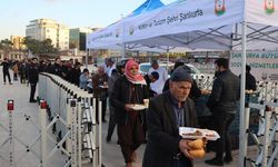 BÜYÜKŞEHİR’İN İFTAR ÇADIRINDA ORUÇLAR AÇILDI