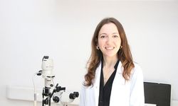 Göz Kapağı Düşüklüğü (Pitoz) Nedir? Nasıl Tedavi Edilir?