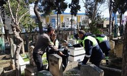 BÜYÜKŞEHİR, MEZARLIKLARI BAYRAMA HAZIRLIYOR