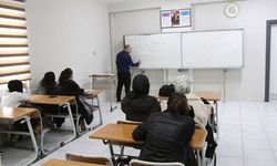 HALİLİYE’DE GENÇLER GELECEĞE EĞİTİMLE HAZIRLANIYOR