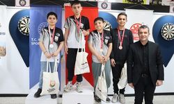 23 NİSAN ÇOCUK BAYRAMI DART TURNUVASINDA ÖDÜLLER SAHİPLERİNİ BULDU
