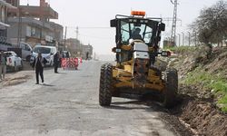 BÜYÜKŞEHİR BELEDİYESİ, BOZUK YOLLARI ONARIYOR