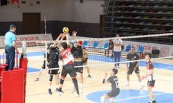 ŞANLIURFA BÜYÜKŞEHİR BELEDİYESİ GENÇ ERKEKLER VOLEYBOL TAKIMI FİLEDE İDDİALI