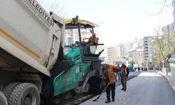 ŞANLIURFA BÜYÜKŞEHİR BELEDİYESİ’NDEN KARAKÖPRÜ’DE YOĞUN ASFALT MESAİSİ
