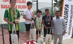 ŞANLIURFA’DA 23 NİSAN TENİS TURNUVASI ÖDÜL TÖRENİYLE SONA ERDİ