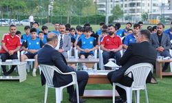 BAŞKAN NİHAT ÇİFTÇİ, SPORCULARIN SORULARINI YANITLADI