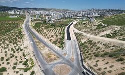 BÜYÜKŞEHİR, BALIKAYAĞI-AZERBAYCAN BULVARI YOLUNU SICAK ASFALTLA BULUŞTURUYOR