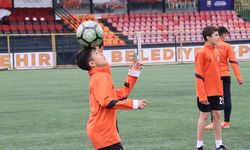 ŞANLIURFA BÜYÜKŞEHİR BELEDİYESİ, GELECEĞİN FUTBOLCULARINI YETİŞTİRİYOR