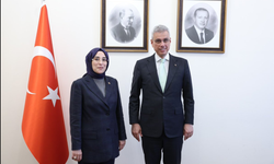 Milletvekili Cevahir Asuman Yazmacı, Sağlık Bakanı Memişoğlu ile Şanlıurfa'nın Sağlık Yatırımlarını Görüştü