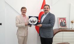 URFA GAP YÖNETİM KURULU BAŞKANI ERBÜLBÜL’DEN BAŞKAN CANPOLAT’A TEŞEKKÜR PLAKETİ