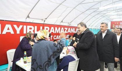 BAŞKAN CANPOLAT VE GÜNBEGİ, İFTAR SOFRASINDA VATANDAŞLARLA BULUŞTU