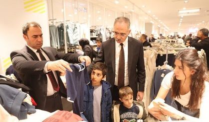 BABALARI GİBİ NAZLARINI ÇEKİYOR