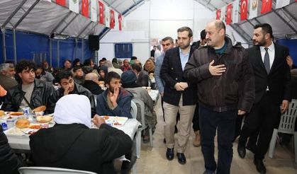 BAŞKAN GÜLPINAR, İFTAR ÇADIRINDA VATANDAŞLARLA BULUŞTU