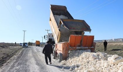 BÜYÜKŞEHİR, KARAKÖPRÜ’DE 14 KM’LİK GRUP YOLUNU SICAK ASFALTLA BULUŞTURUYOR