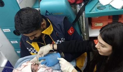 Ambulansta Mucize Doğum: Paramediklerin Zamanla Yarışı