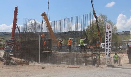 EVREN SANAYİ SİTESİ’NDE KATLI KÖPRÜLÜ KAVŞAK PROJESİ HIZLA İLERLİYOR