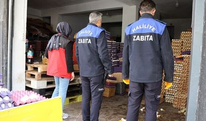 HALİLİYE’DE SAĞLIKSIZ DEPOYA BASKIN: 5 BİN KOLİ  YUMURTA İMHA EDİLDİ