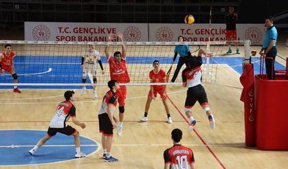 ŞANLIURFA BÜYÜKŞEHİR BELEDİYESİ GENÇ ERKEKLER VOLEYBOL TAKIMI YARI FİNALE ÇIKTI