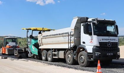 BÜYÜKŞEHİR, BALIKAYAĞI-AZERBAYCAN BULVARI YOLUNU SICAK ASFALTLA BULUŞTURUYOR