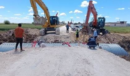 ŞANLIURFA’DA KIRSAL YOL SEFERBERLİĞİ SÜRÜYOR
