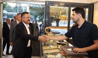 Telefona Değil, Gönüllere Çıkan Hat: Şanlıurfa’nın 7/24 Ulaşılabilen Vekili Hikmet Başak