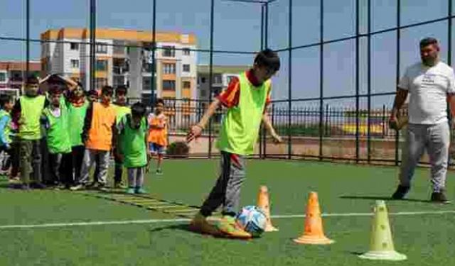KARAKÖPRÜ’DE ÇOCUKLAR ZAMANINI SPOR KURSLARINDA DEĞERLENDİRİYOR