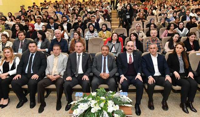 Vali Şıldak "Eğitim ilk önceliğimiz. Sınıf öğretmenliği ise bireyin öğrencilik yıllarının ilk aşaması olduğu için en öne