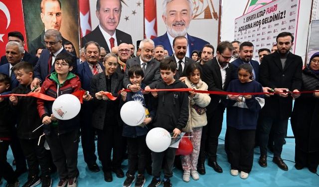 ‘Kitaplar Gül Açıyor’ Fuarı Açıldı