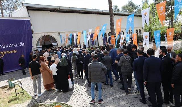 AK Parti Şanlıurfa İl Başkanlığı Bayramlaşma Programını Yoğun Katılımla Düzenledi.