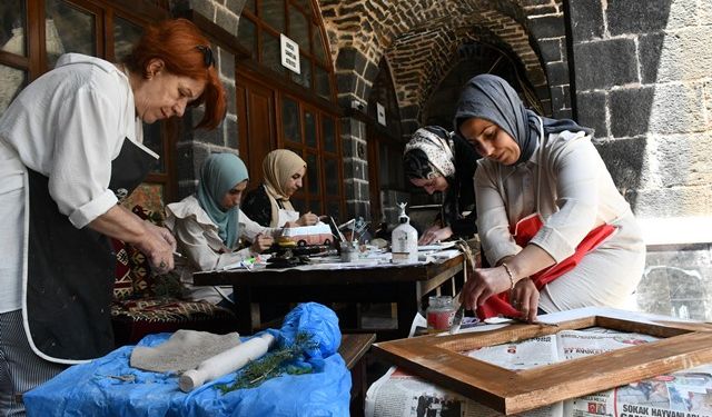 Siverek Belediyesi Gümrük Hanı Kültür Sanat Evi’nde Kurslara Yoğun İlgi
