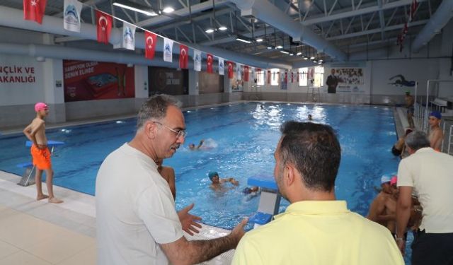 BAŞKAN KUŞ GENÇLERİ HAVUZA DAVET ETTİ