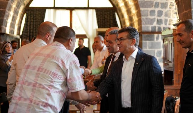 Başkan Bucak Vatandaşlarla Bayramlaştı
