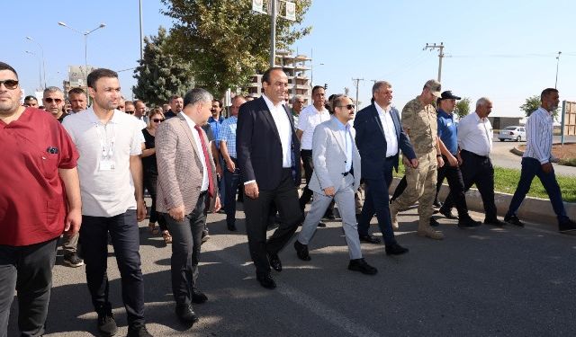 BAŞKAN AYHAN, HALK SAĞLIĞI HAFTASI YÜRÜYÜŞÜNDE VATANDAŞLARLA BİR ARAYA GELDİ