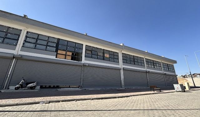 AYAKKABICILAR SİTESİ PARKI TAMAMLANIYOR