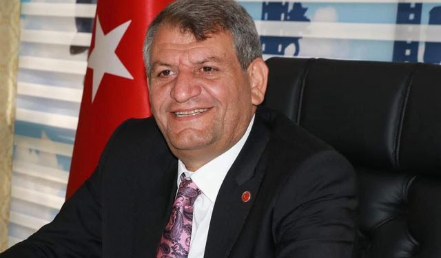 Başkan Ayhan "Atatürk’ü, ebediyete intikalinin yıl dönümünde saygı, rahmet ve minnetle anıyoruz."