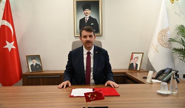 Bakan Yrd.Ayhan "Yeni yılın milletimize huzur, sağlık, mutluluk ve hayırlar getirmesini diliyorum"