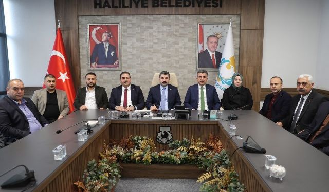 ŞAMPİYON TAKIMDAN BAŞKAN CANPOLAT’A ZİYARET