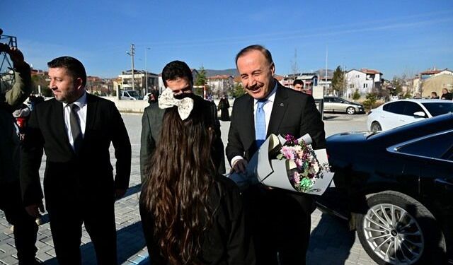 Vali Erin "75 bin 389 evladımız, karne sevinci yaşadı"