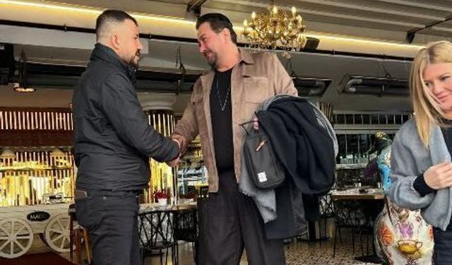 ŞANLI URFALI İŞ İNSANI AZİZ SAVAŞ'A ÜNLÜ DİZİ OYUNCUSUNDAN SUPRIZ ZIYARET