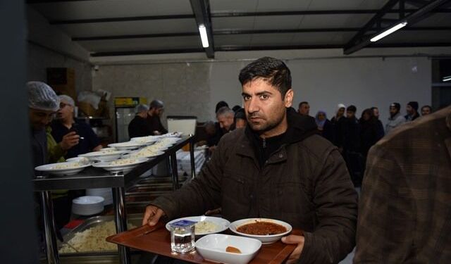 Başkan Bucak: "İftar yemeklerini artık Siverek Belediyesi sağlıyor"