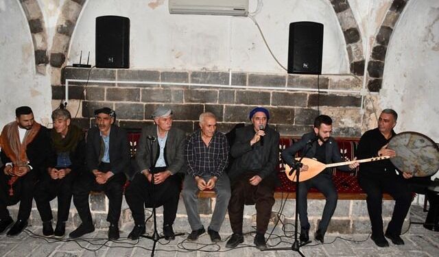 Siverek'te dengbejler tarihi hamamda haykırdı