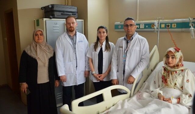 GENÇ HASTANIN KALÇASI NAKİLLE KURTULDU!