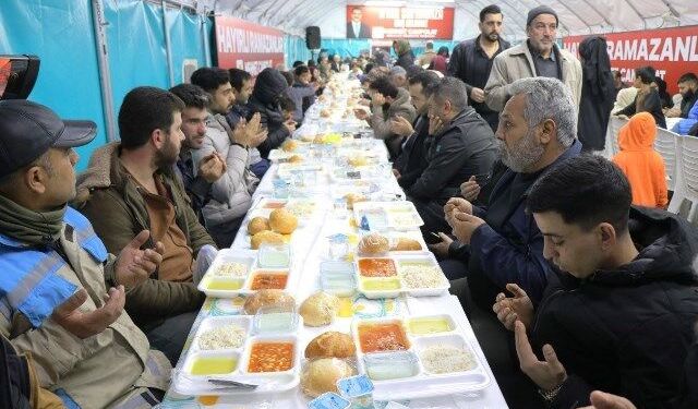 BAŞKAN CANPOLAT: “TEMEL GAYEMİZ VATANDAŞIMIZIN GÖNLÜNE DOKUNMAK”