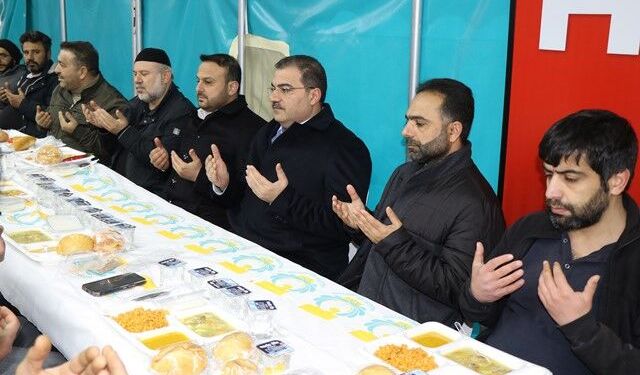 BAŞKAN CANPOLAT VE BAĞMANCI, İFTAR SOFRASINDA  VATANDAŞLARLA BULUŞTU