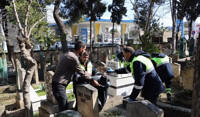 BÜYÜKŞEHİR, MEZARLIKLARI BAYRAMA HAZIRLIYOR
