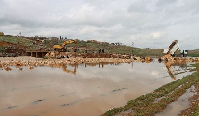 BÜYÜKŞEHİR, VİRANŞEHİR’DE SELİN YARALARINI SARIYOR