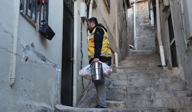 HALİLİYE’DE EVLERE İFTAR İKRAMI DEVAM EDİYOR